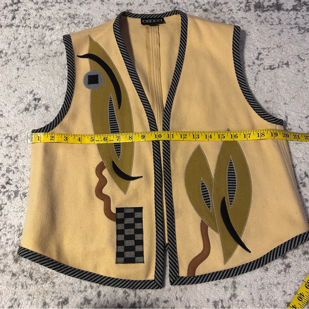 Vintage Beppa Tan Geometric Art New Wave Wool Felt Open Vest 1980s. Sz S - Picture 4 of 5